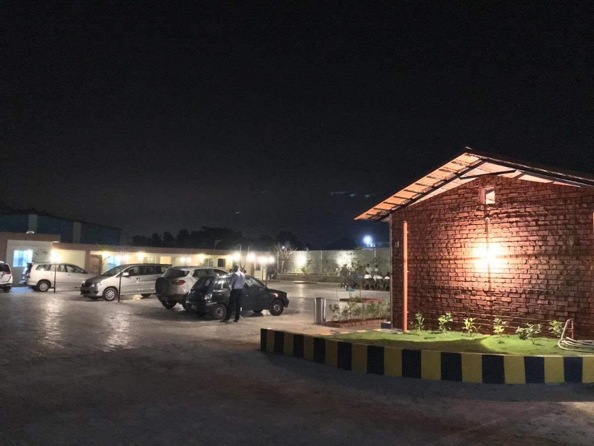 Hotel Rashi Comforts By Coastal Dine Dobbaspet Zewnętrze zdjęcie